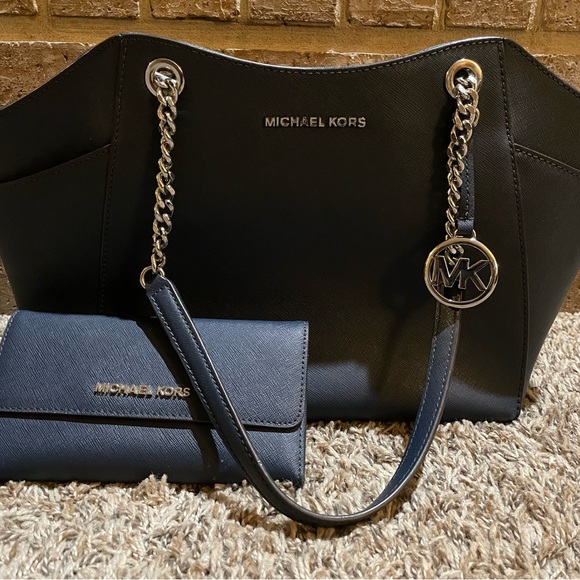 Michael Kors Handbags - Michael Kors Jet Set Travel Large Chain Shoulder Tote Navy Blue Leather w Wallet